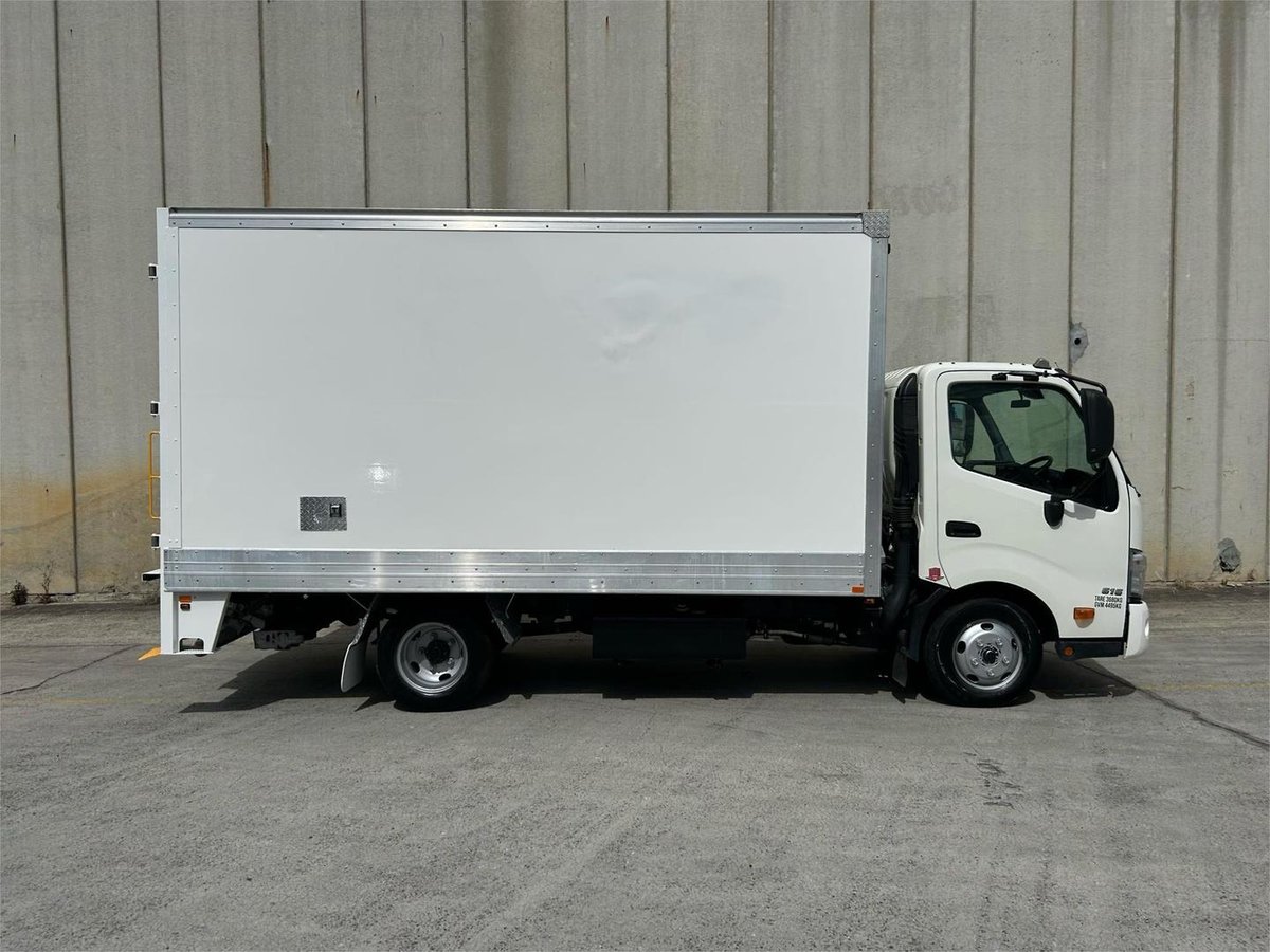 2023 Hino 300 616 image 9