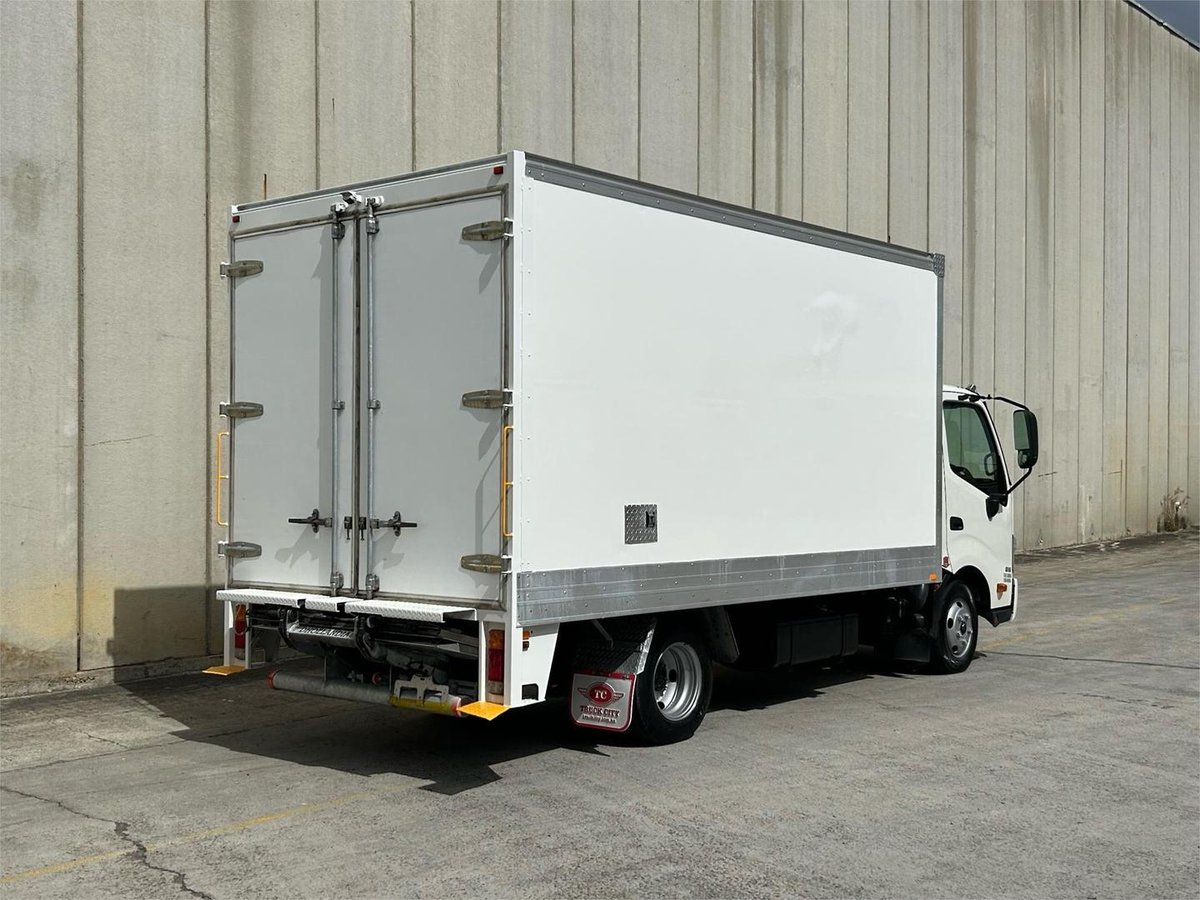 2023 Hino 300 616 image 8