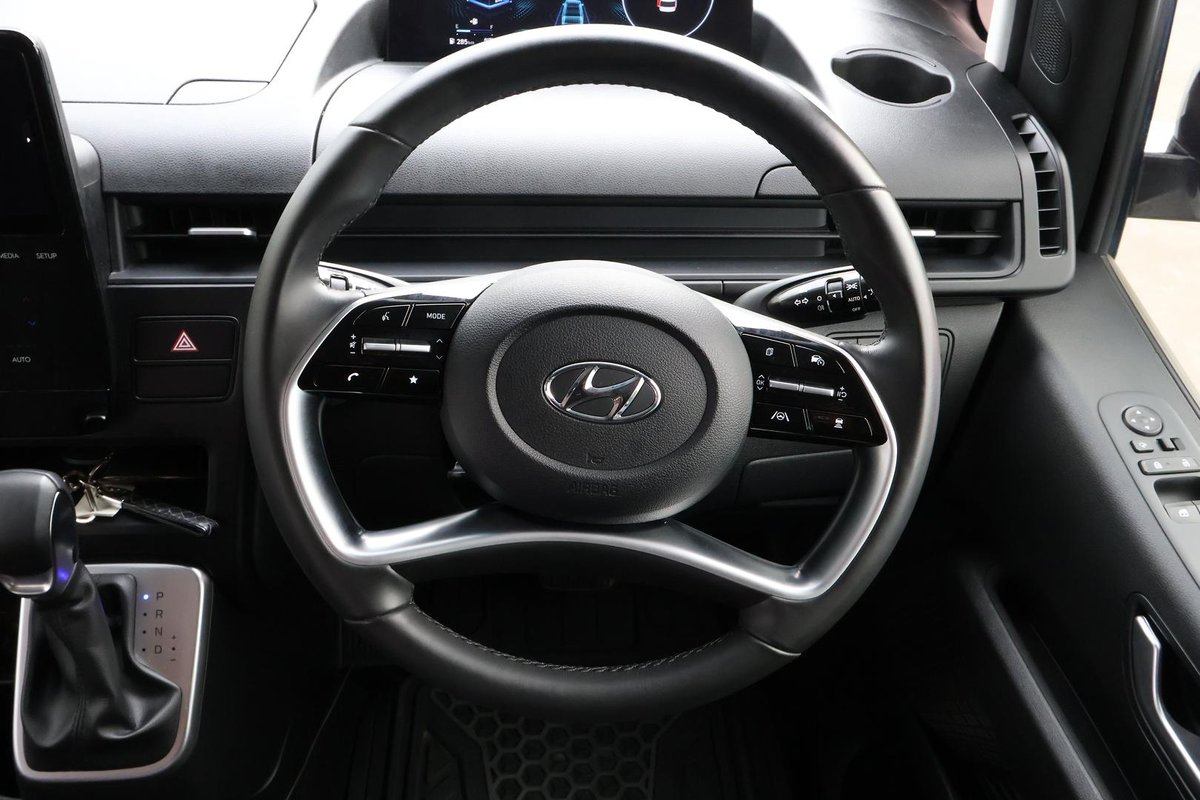 2023 Hyundai STARIA LOAD Premium US4.V2 MY23 image 9