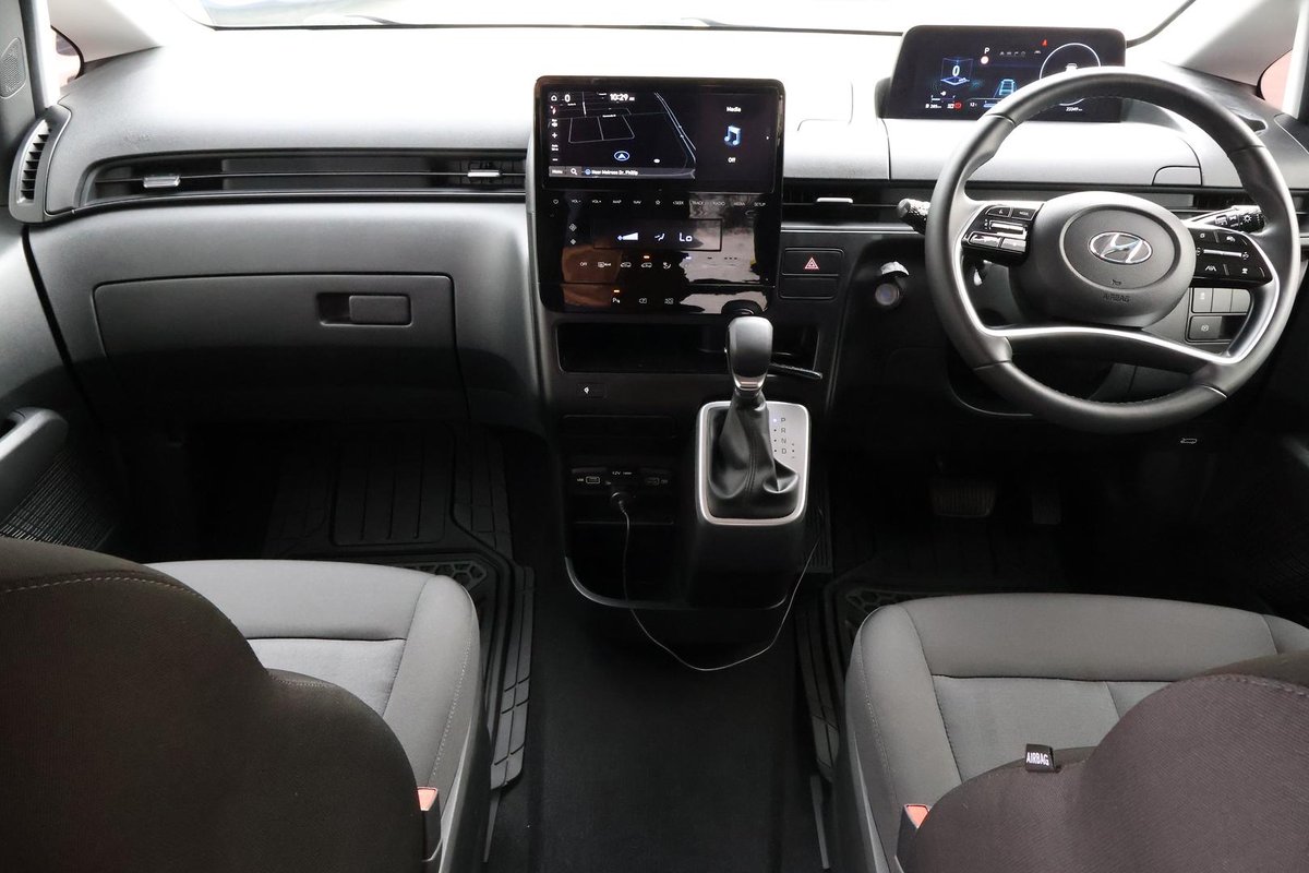 2023 Hyundai STARIA LOAD Premium US4.V2 MY23 image 8