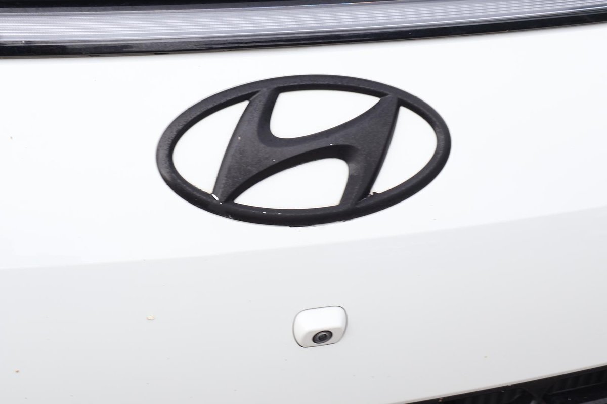 2023 Hyundai STARIA LOAD Premium US4.V2 MY23 image 32