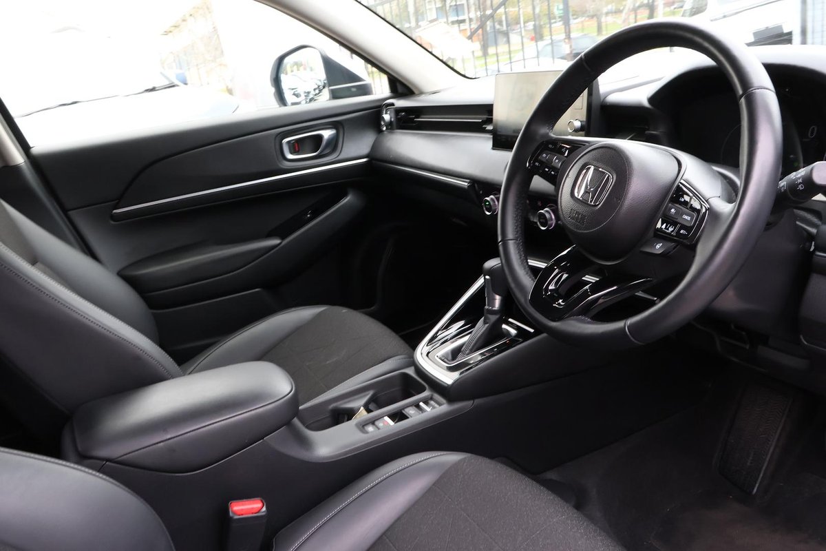 2024 Honda HR-V e:HEV L MY25 image 7