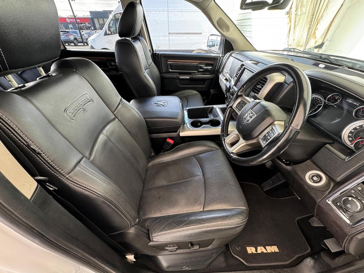 2019 RAM 1500 Laramie RamBox DS MY19 4X4 Dual Range image 9