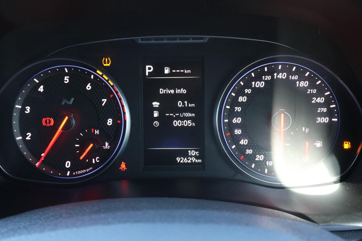 2025 Hyundai i30 image 16