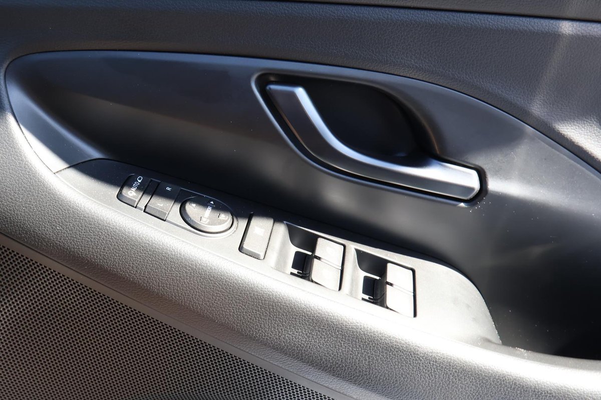 2025 Hyundai i30 image 25