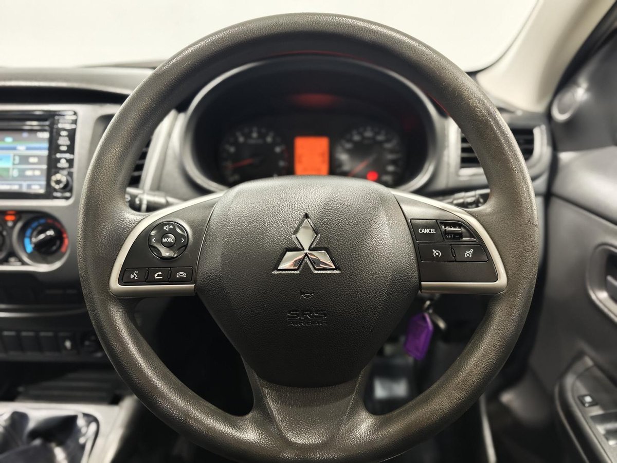 2021 Mitsubishi Triton GLX MR MY21 4x2 image 8