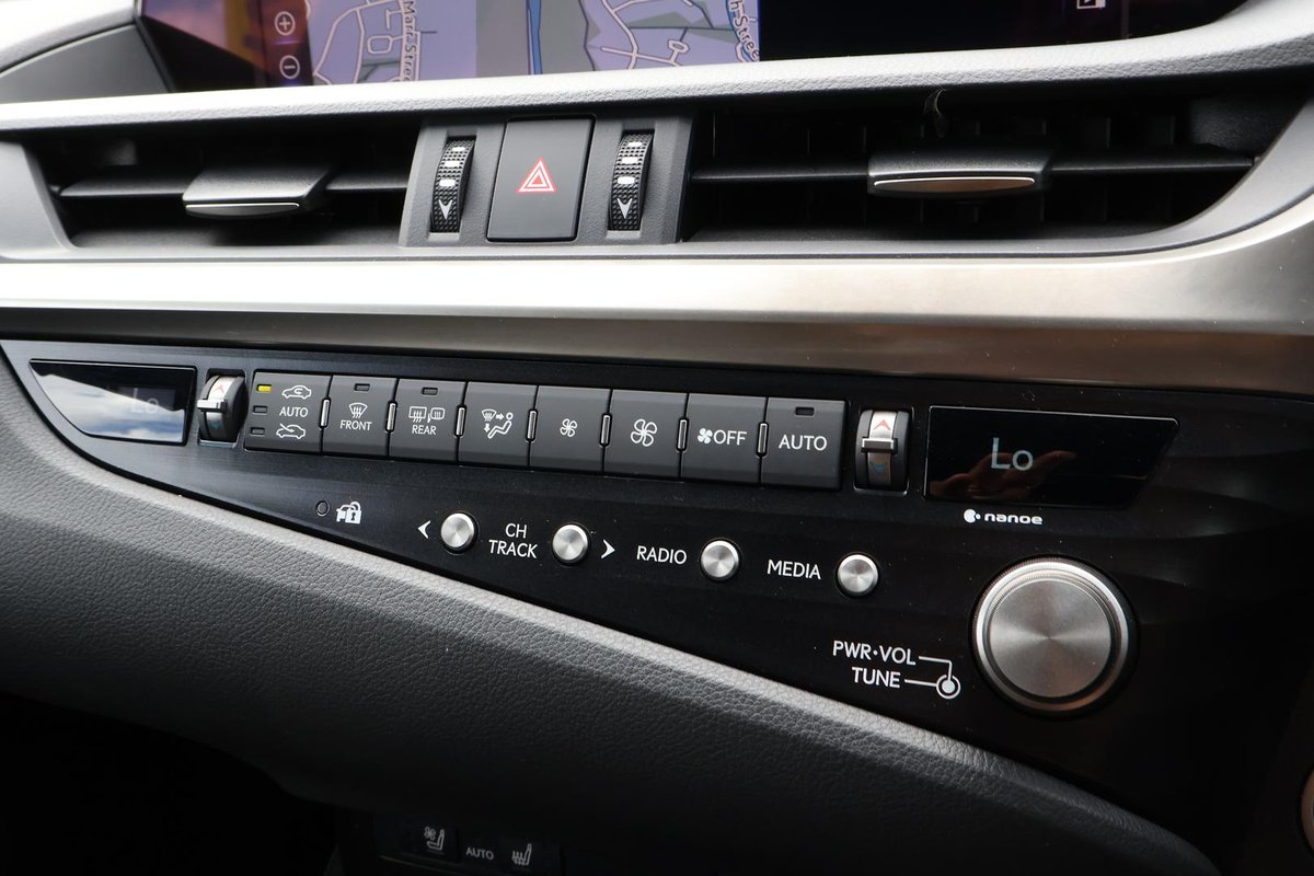 2020 Lexus ES 300h F Sport AXZH10R image 20