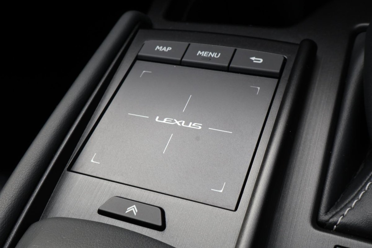 2020 Lexus ES 300h F Sport AXZH10R image 22