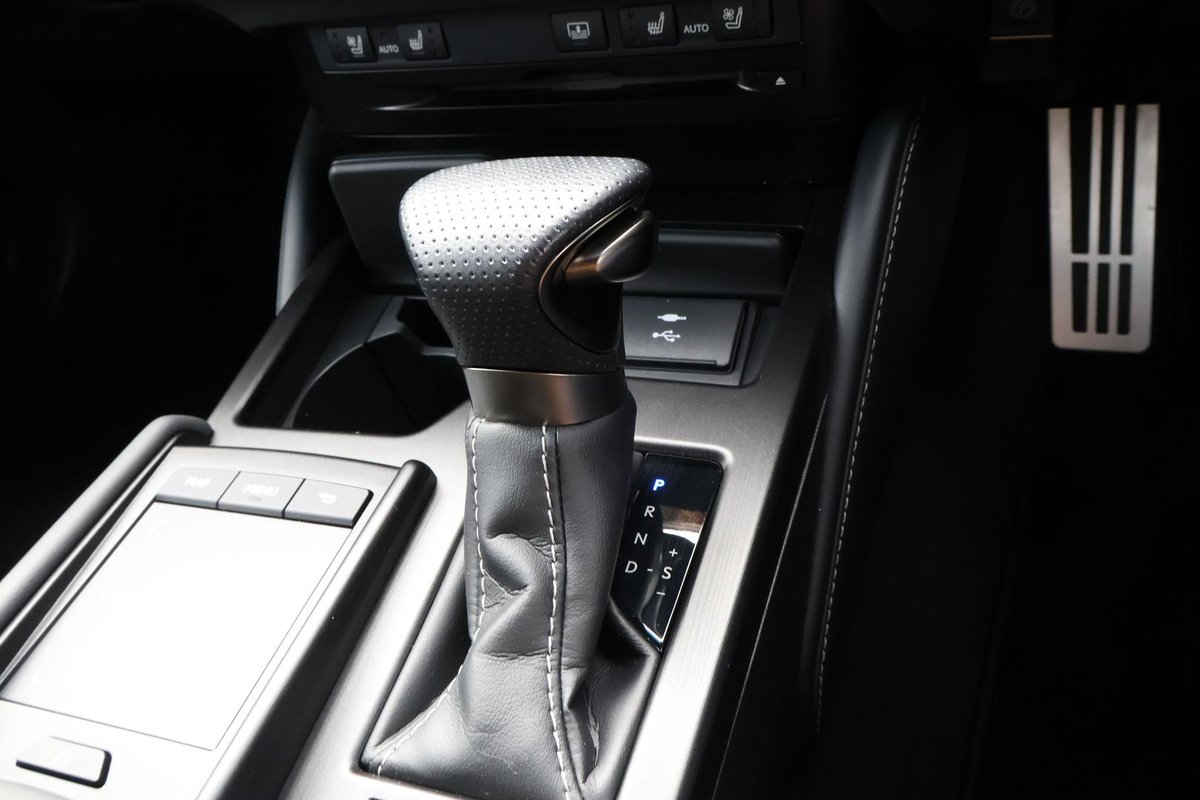 2020 Lexus ES 300h F Sport AXZH10R image 23