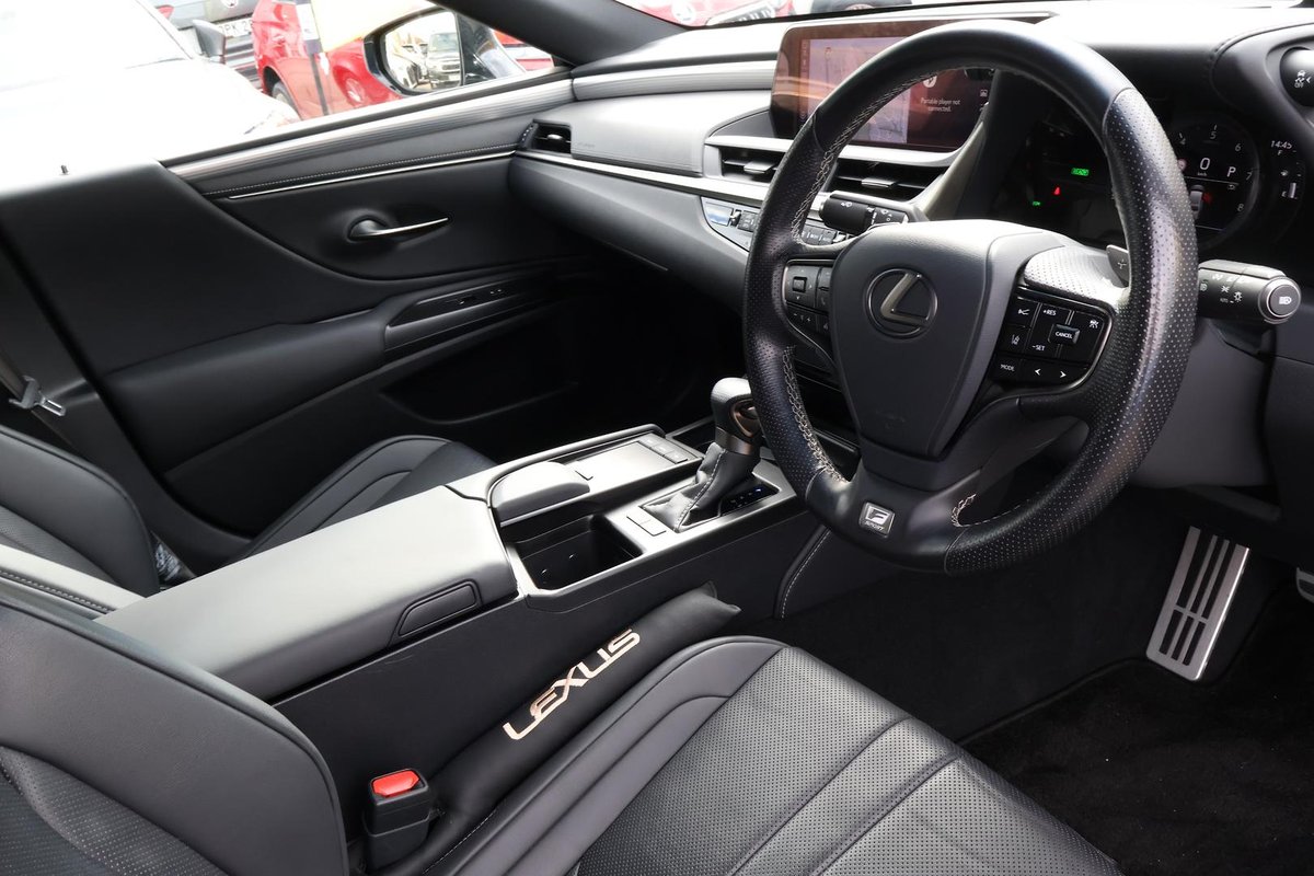 2020 Lexus ES 300h F Sport AXZH10R image 7