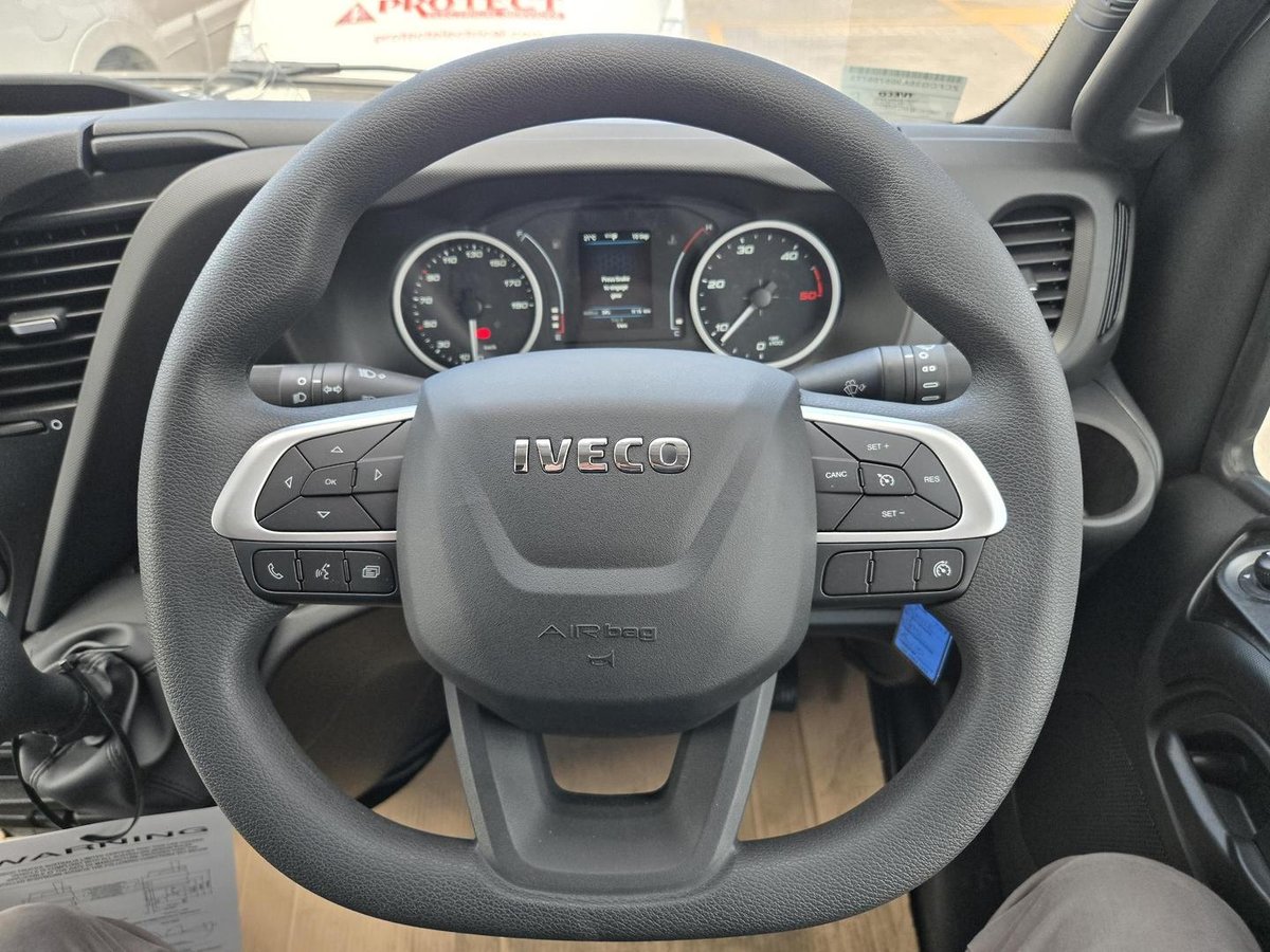 2026 Iveco Daily 35S14V image 18