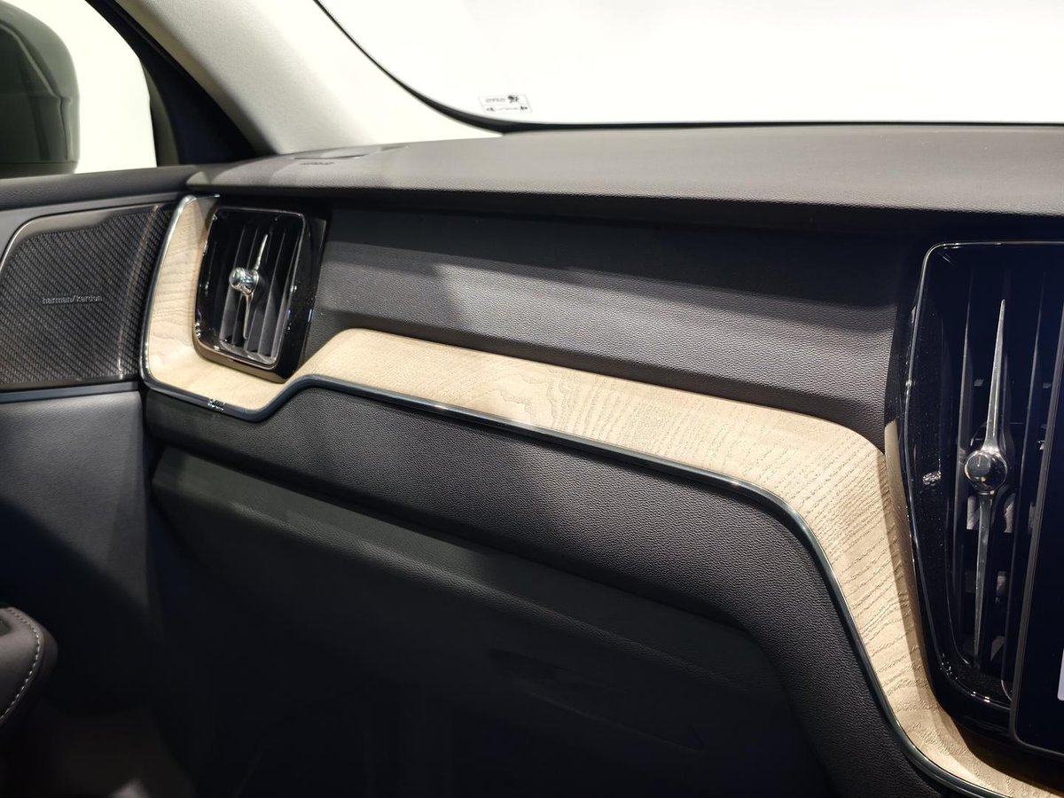 2025 Volvo XC60 Plus B5 Bright MY26 AWD image 15