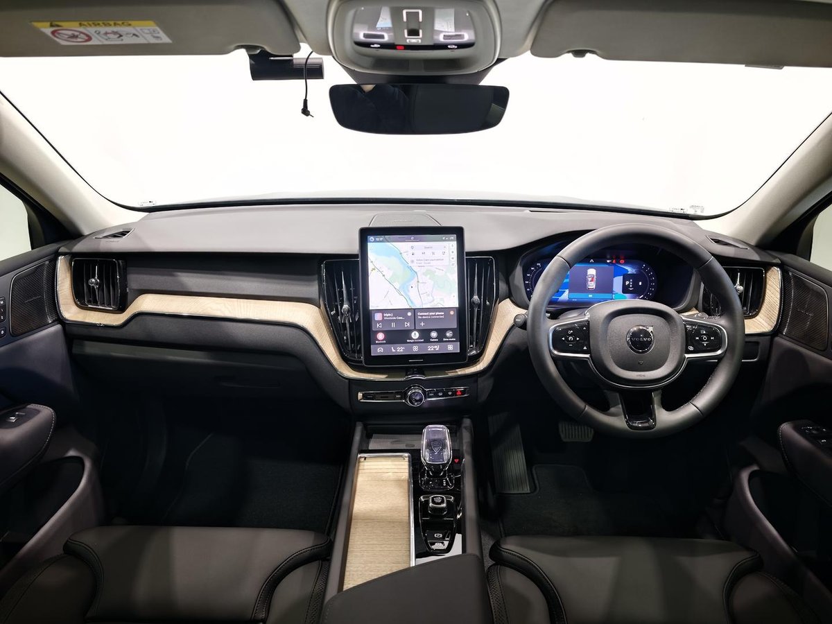2025 Volvo XC60 Plus B5 Bright MY26 AWD image 18