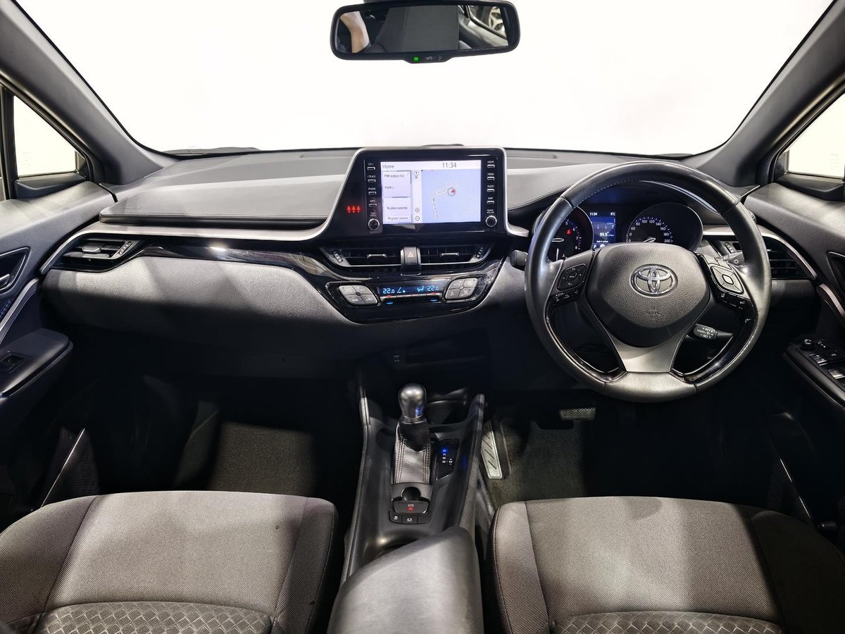 2021 Toyota C-HR GXL NGX10R image 15