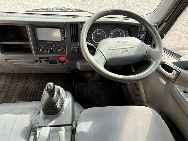 2013 Isuzu N Series NPR 250/300 image 15