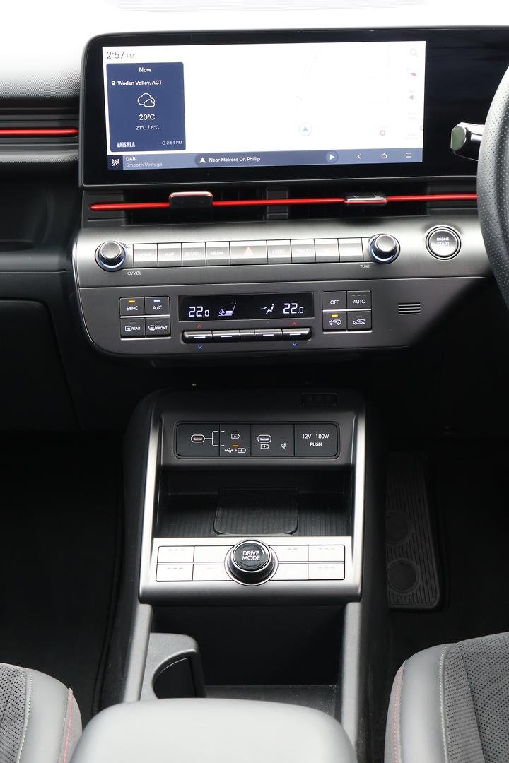 2025 Hyundai Kona Premium N Line SX2.V2 MY25 image 27