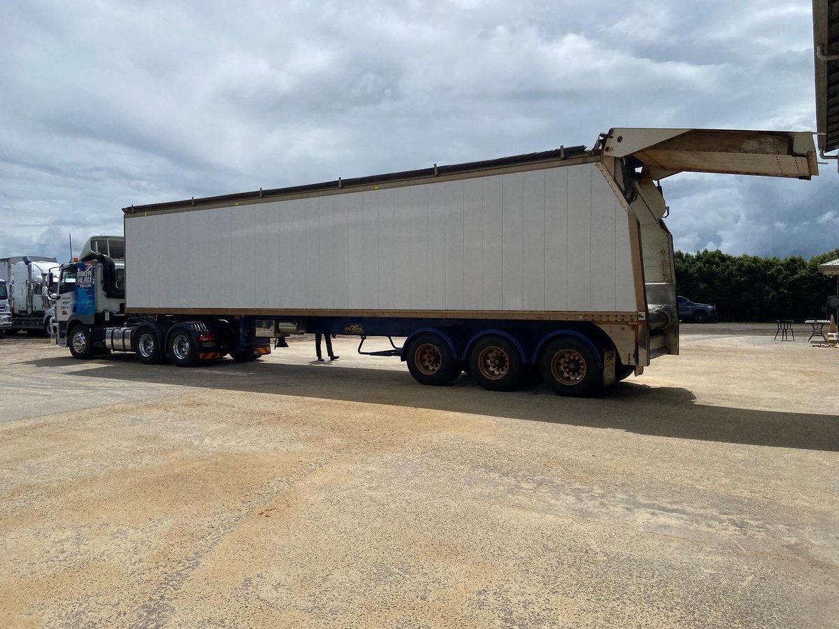 Belt trailer 2022 Pumpa