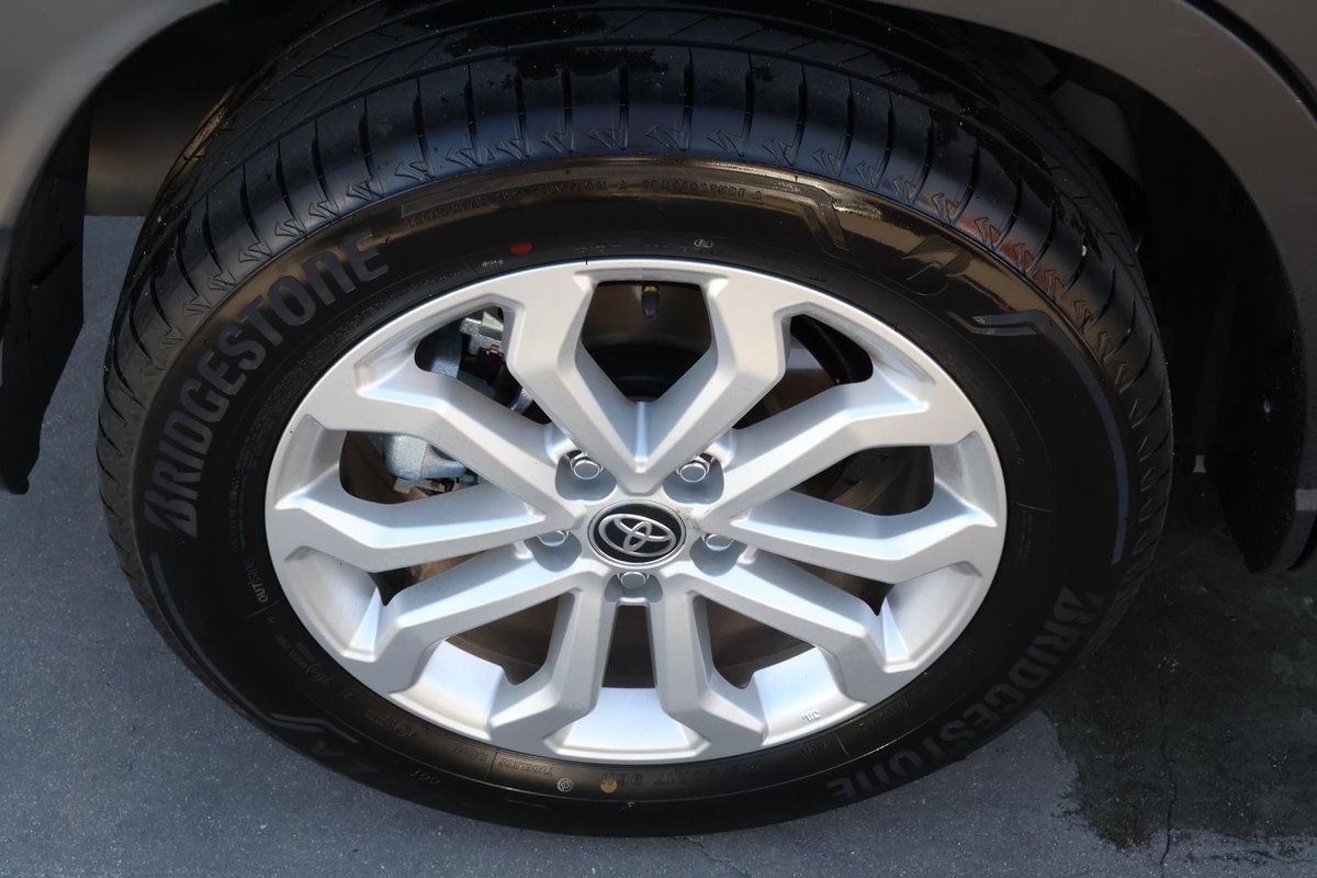2024 Toyota Corolla Cross GXL MXGH10R image 27