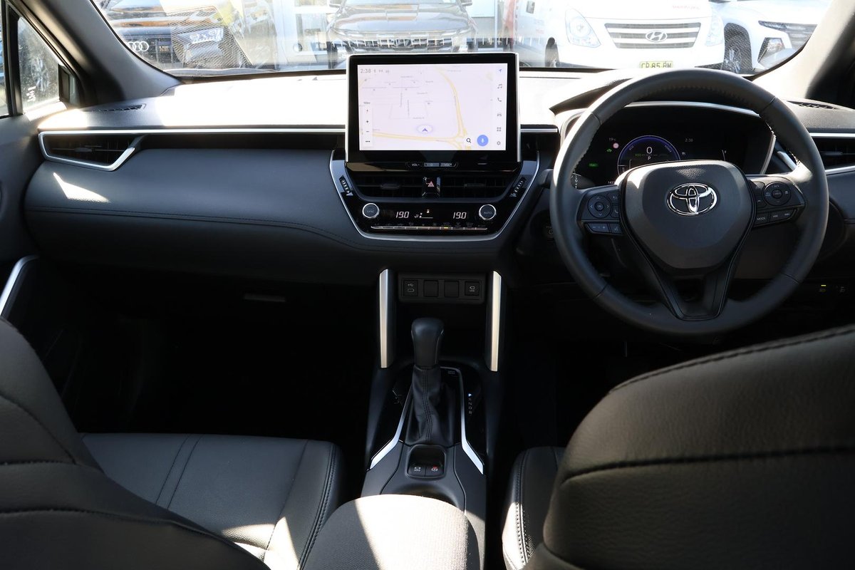 2024 Toyota Corolla Cross GXL MXGH10R image 9