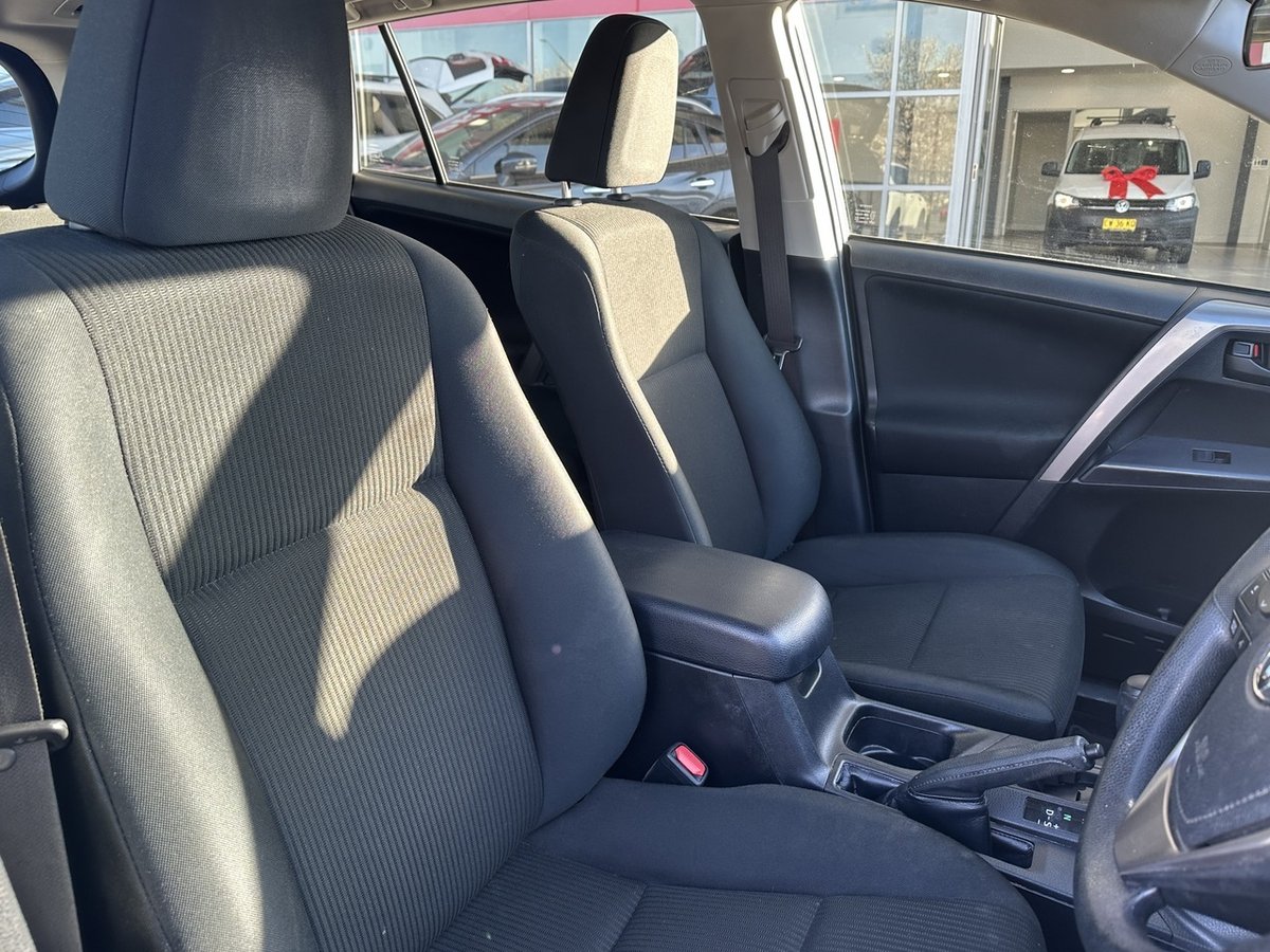 2018 Toyota RAV4 GX ASA44R AWD image 11
