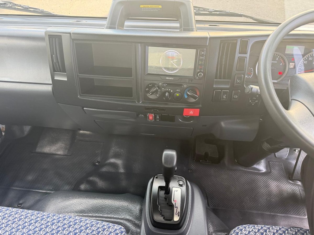 2022 Isuzu N Series NNR 45-150 image 17