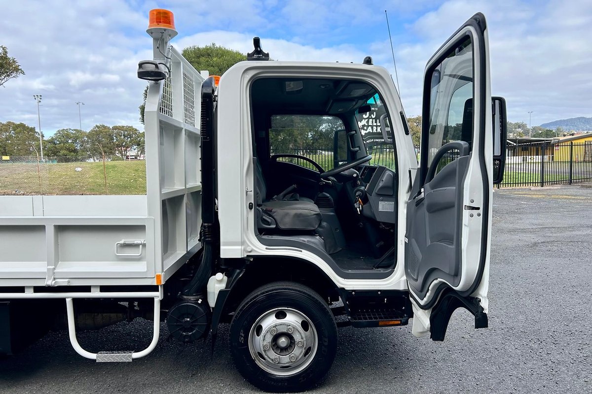 2018 Isuzu N Series NPR 65/45-190 image 27