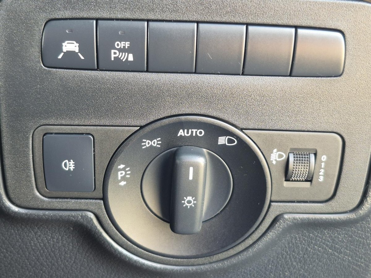 2021 Mercedes-Benz Valente 116CDI 447 image 15