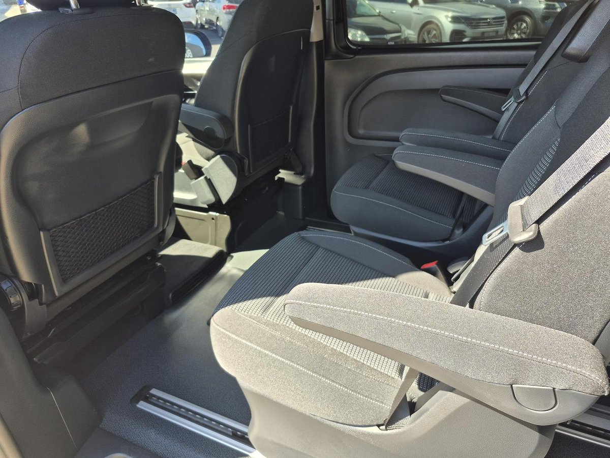 2021 Mercedes-Benz Valente 116CDI 447 image 7