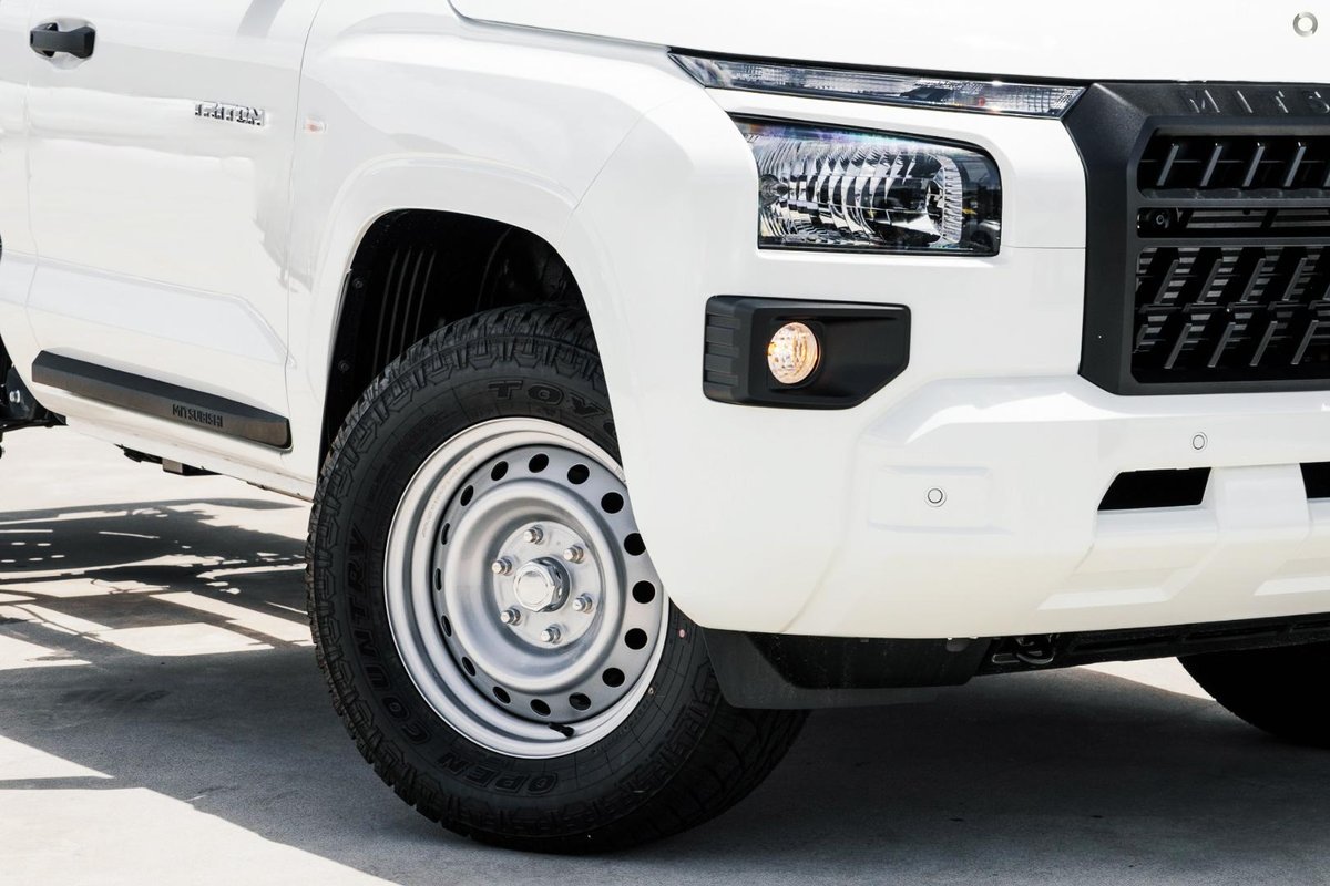 2026 Mitsubishi Triton GLX MV MY26 4X4 Dual Range image 15