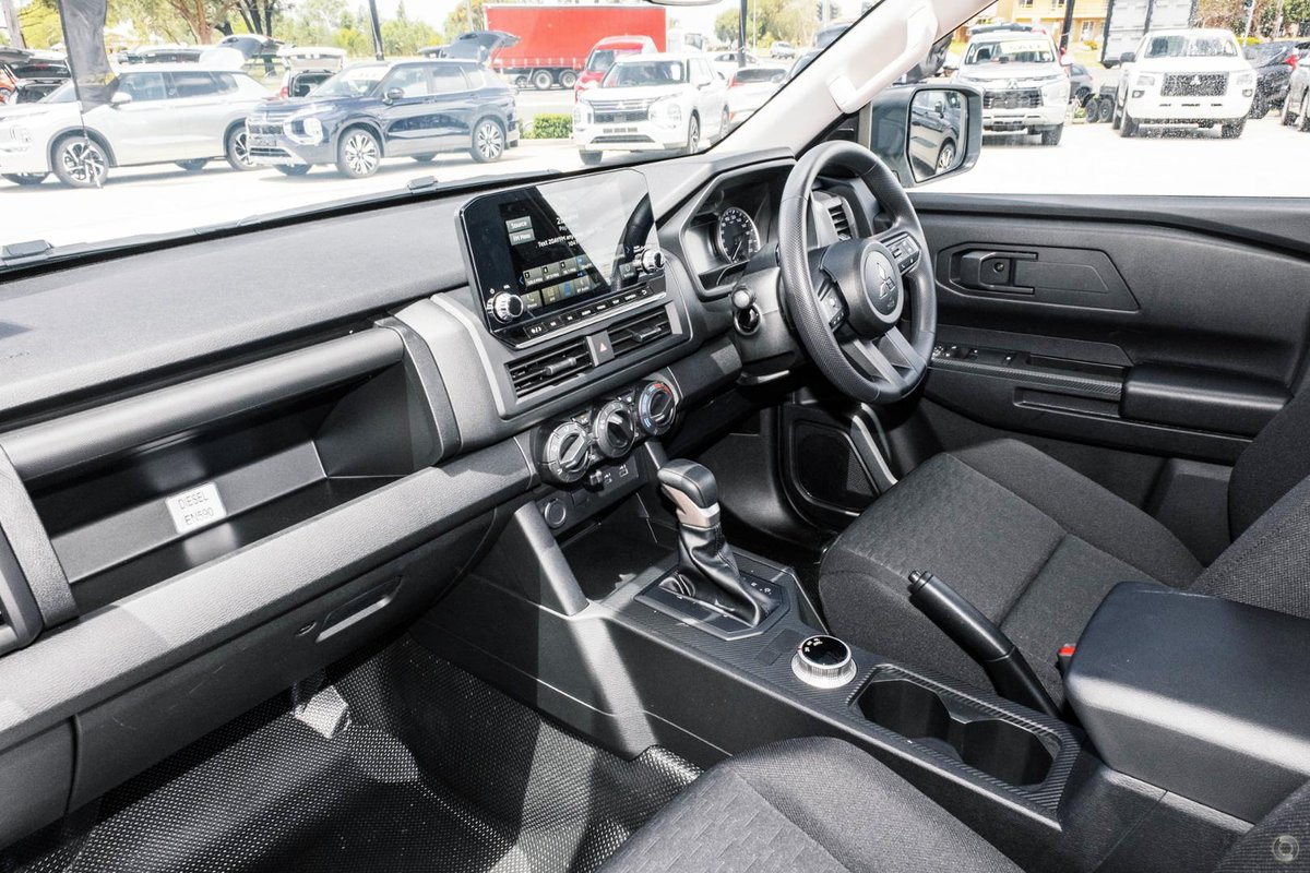 2026 Mitsubishi Triton GLX MV MY26 4X4 Dual Range image 7