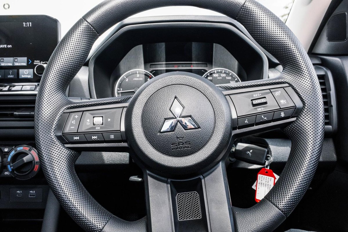 2026 Mitsubishi Triton GLX MV MY26 4X4 Dual Range image 9