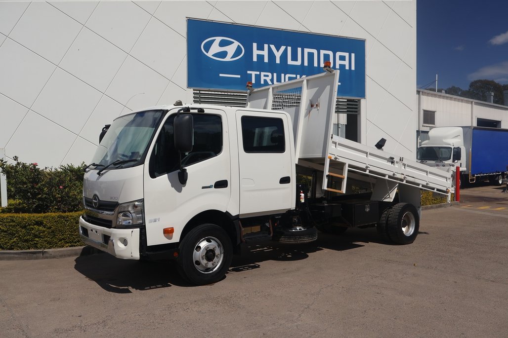 2014 HINO DUTRO 917 image 16