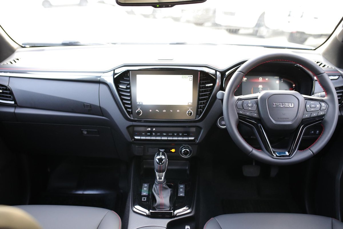 2025 Isuzu D-MAX image 9