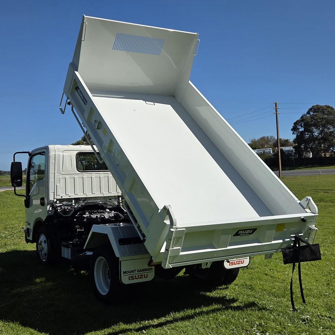2026 Isuzu N Series NKR 62/45-150 MT D25 Tipper image 11