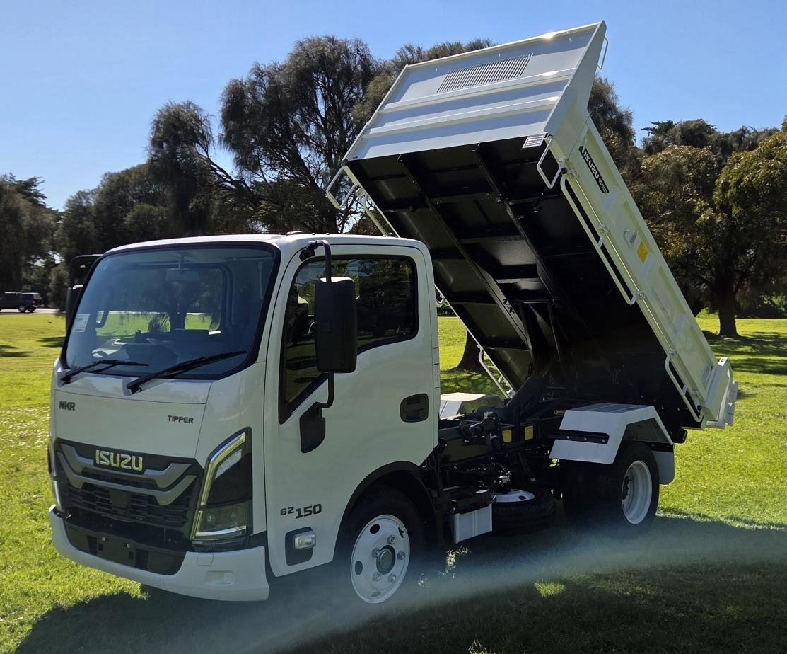 2026 Isuzu N Series NKR 62/45-150 MT D25 Tipper image 9