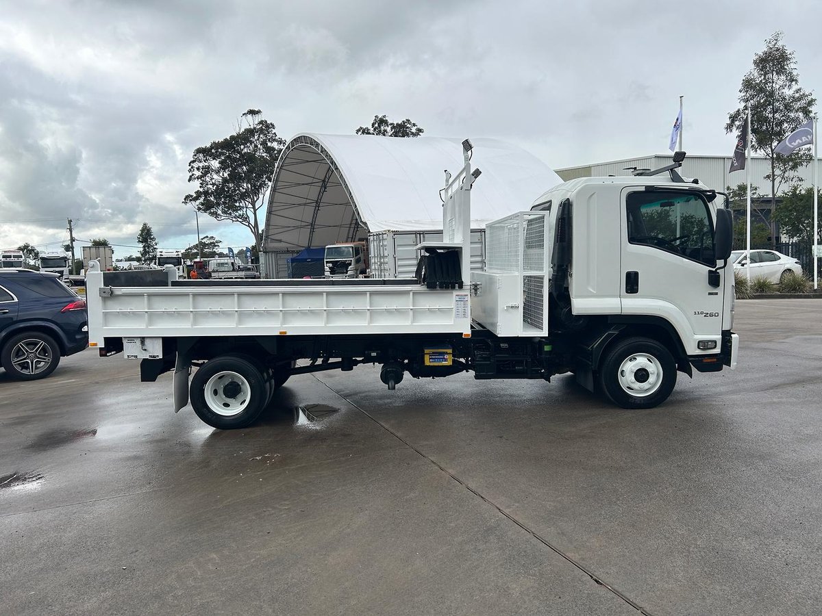 2020 Isuzu F Series FRR110-260 image 12