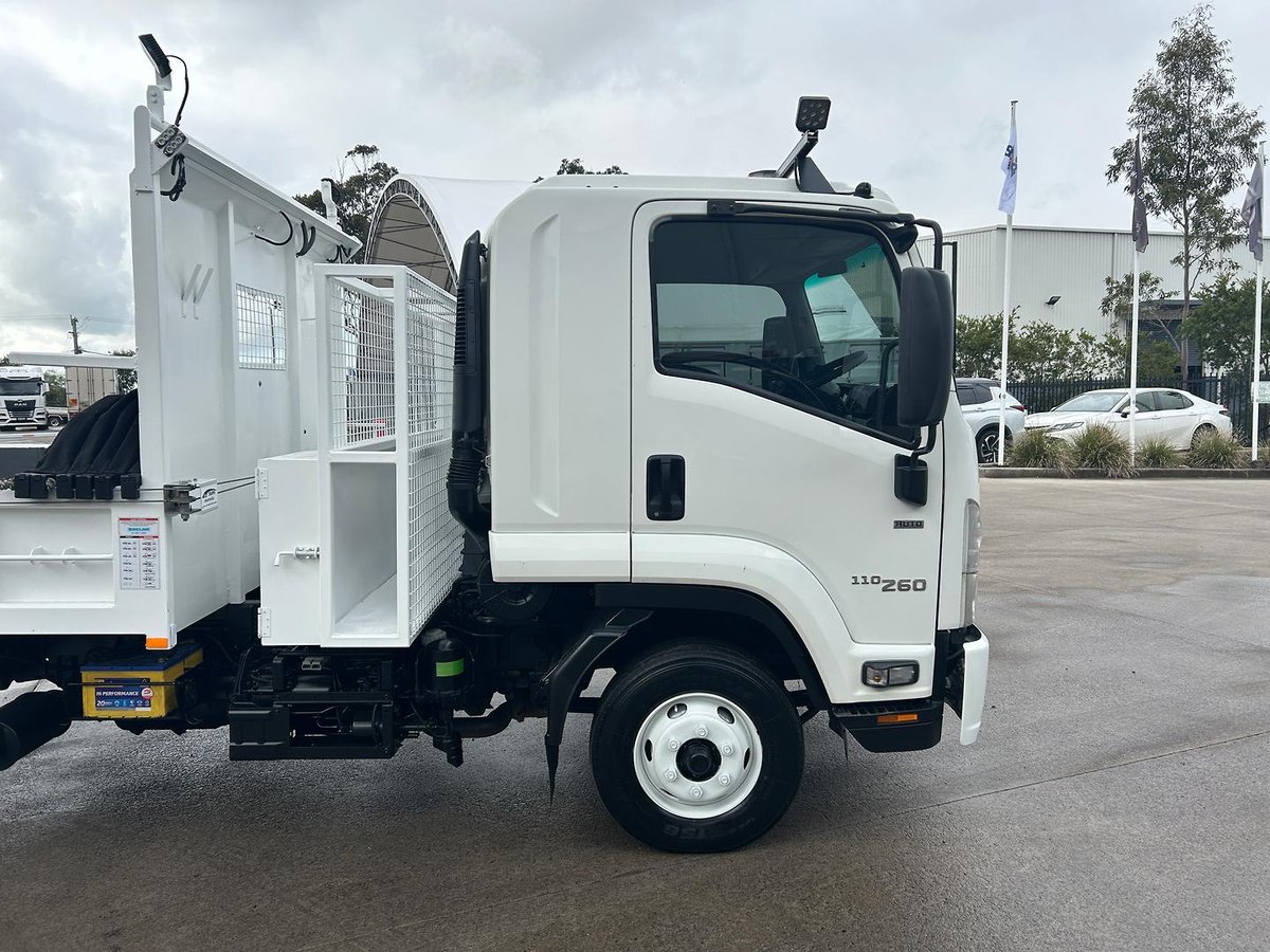 2020 Isuzu F Series FRR110-260 image 13