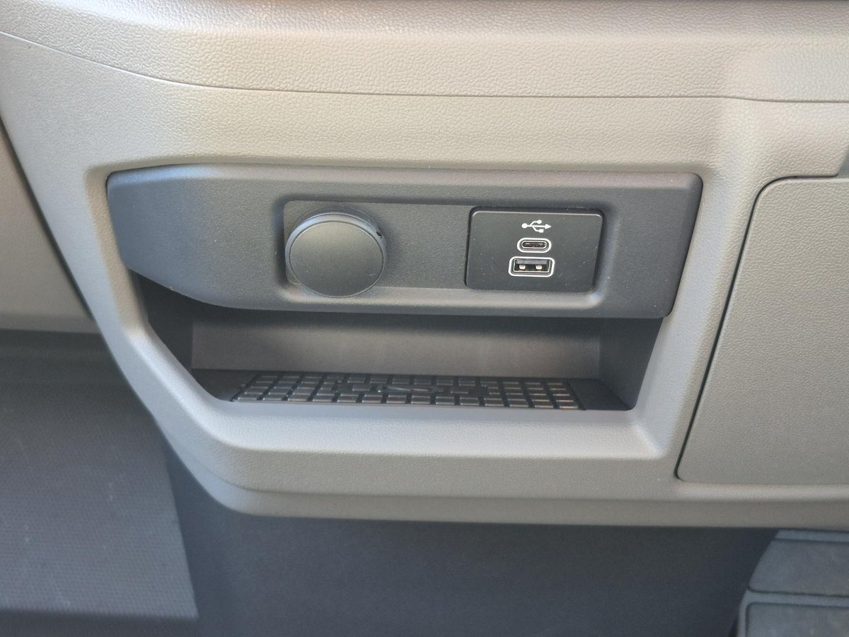2025 Volkswagen Transporter TDI390 Lite NSN MY25 image 8