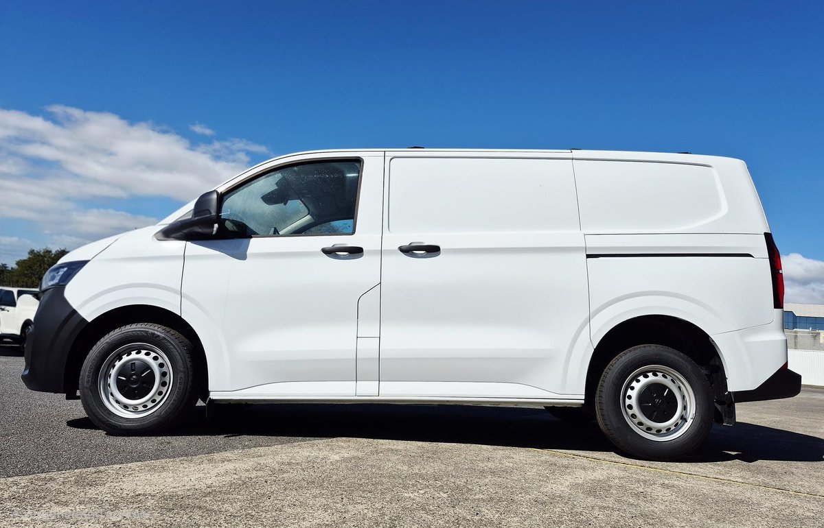 2025 Volkswagen Transporter TDI390 Lite NSN MY25 image 24
