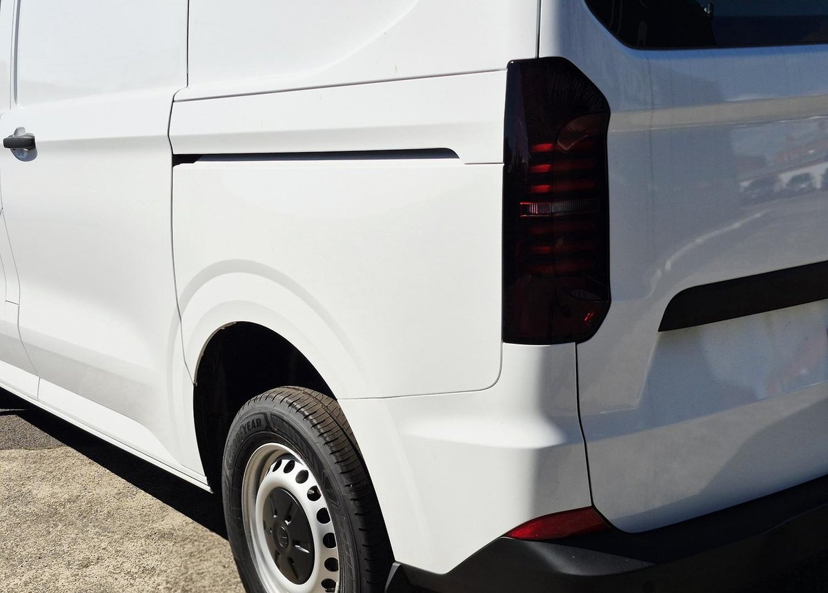 2025 Volkswagen Transporter TDI390 Lite NSN MY25 image 23