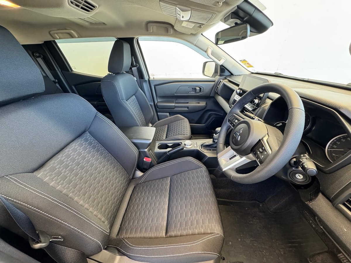 2025 Mitsubishi Triton GLX-R MV MY25 4X4 Dual Range image 16