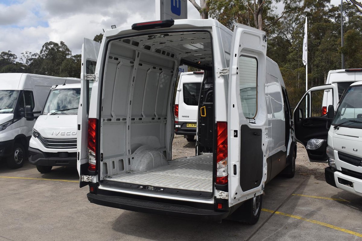 2023 Iveco Daily 35S14V image 9