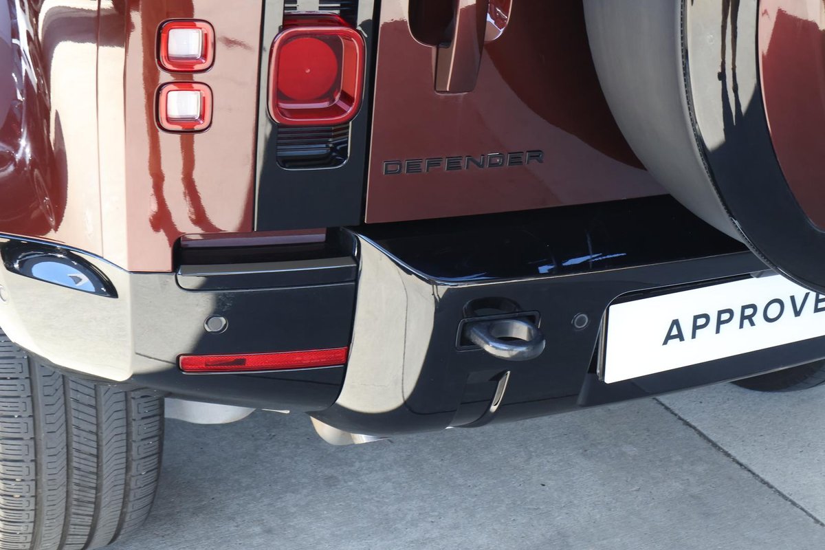 2024 Land Rover Defender 110 D350 Sedona Edition L663 MY25 AWD image 19