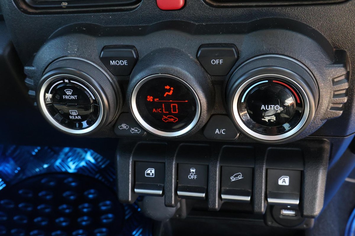 2022 Suzuki Jimny GLX GJ 4X4 Dual Range image 17