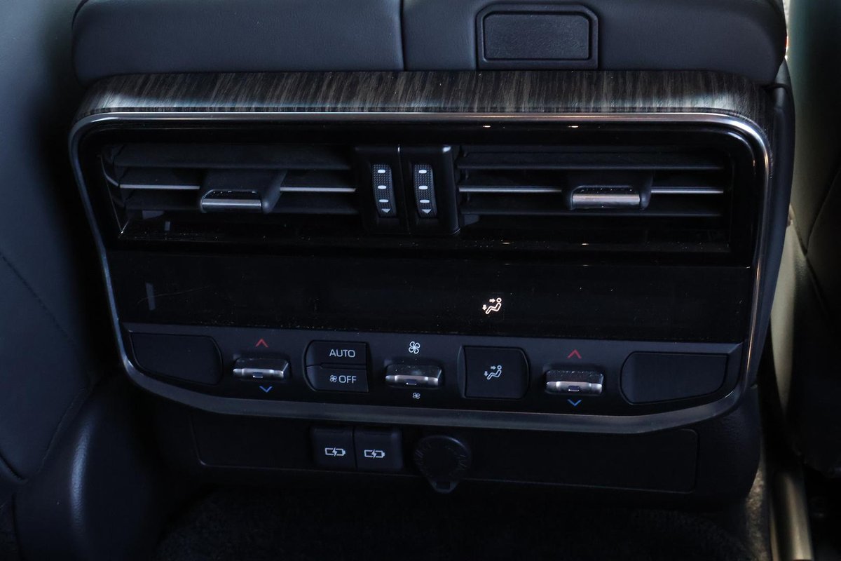 2023 Toyota Landcruiser VX FJA300R 4X4 Dual Range image 28