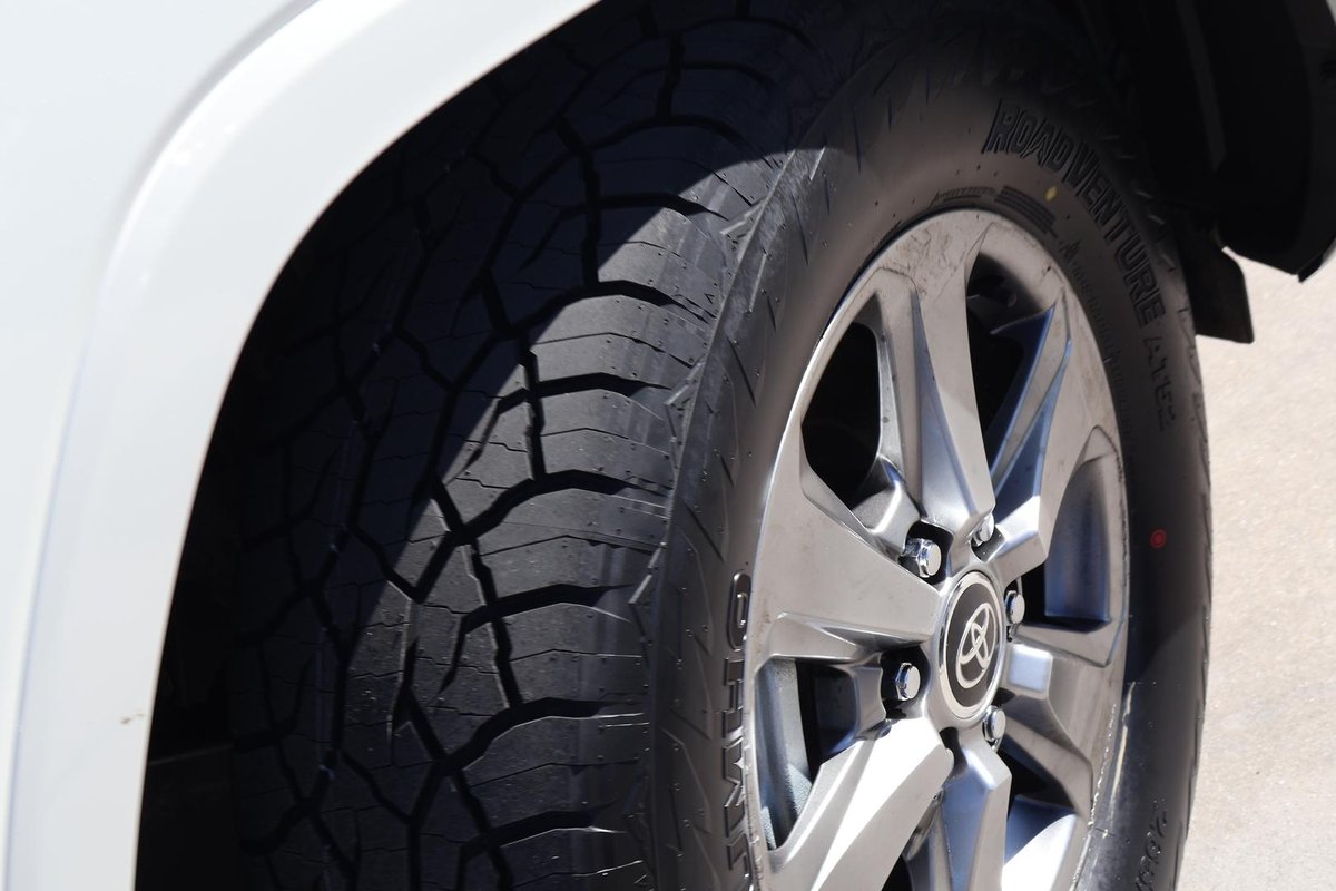 2023 Toyota Landcruiser VX FJA300R 4X4 Dual Range image 34