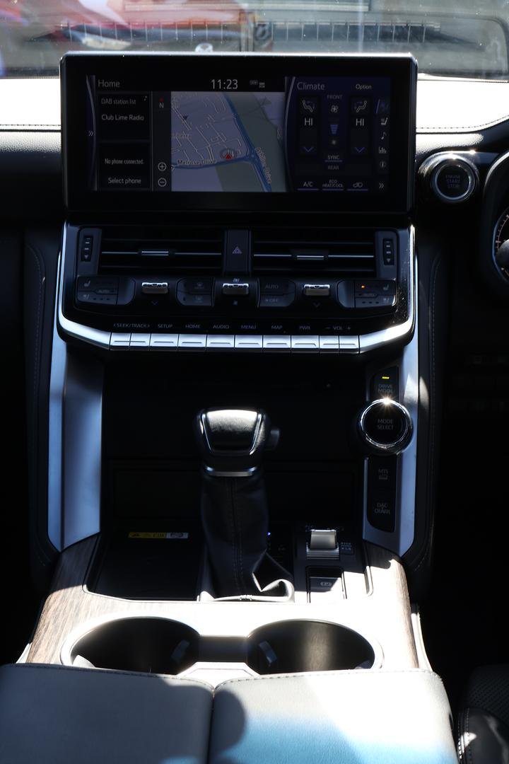 2023 Toyota Landcruiser VX FJA300R 4X4 Dual Range image 18