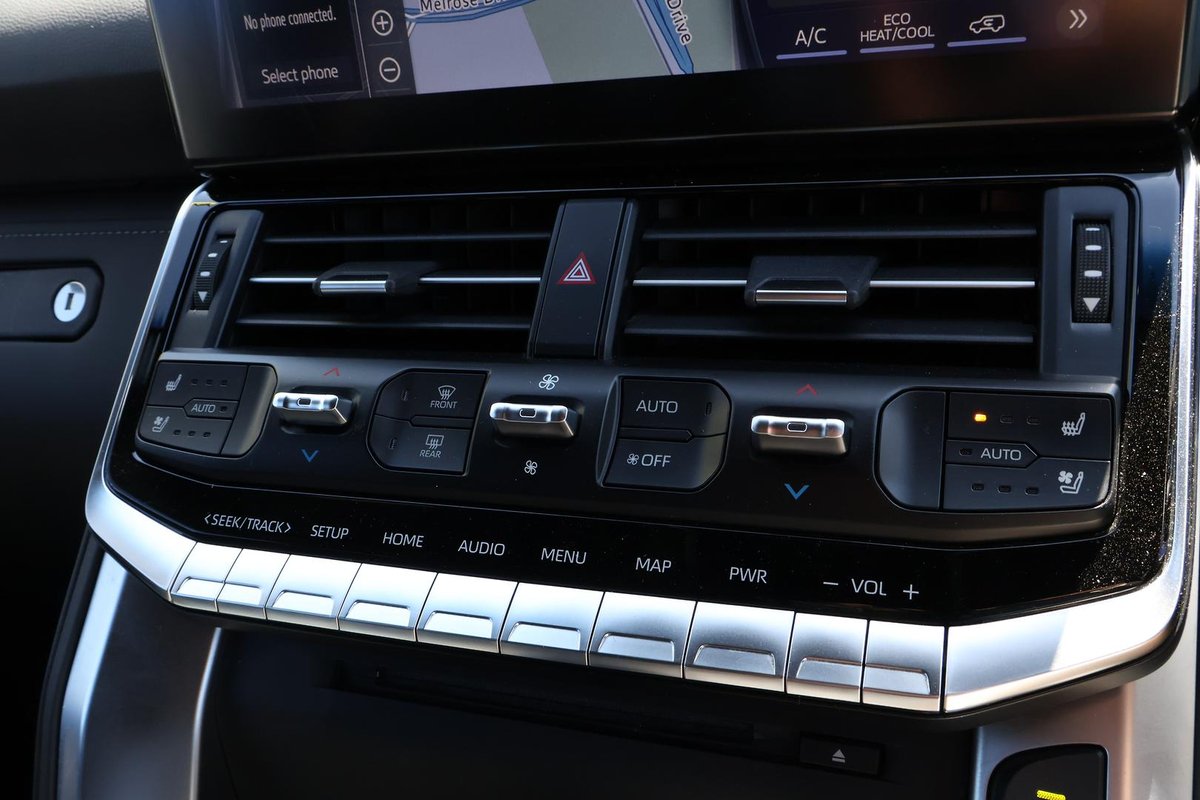 2023 Toyota Landcruiser VX FJA300R 4X4 Dual Range image 19