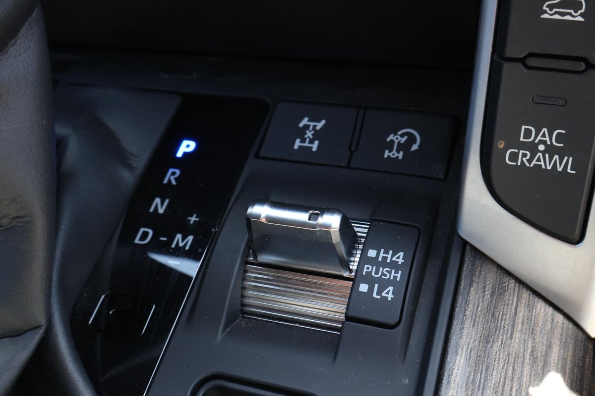 2023 Toyota Landcruiser VX FJA300R 4X4 Dual Range image 21