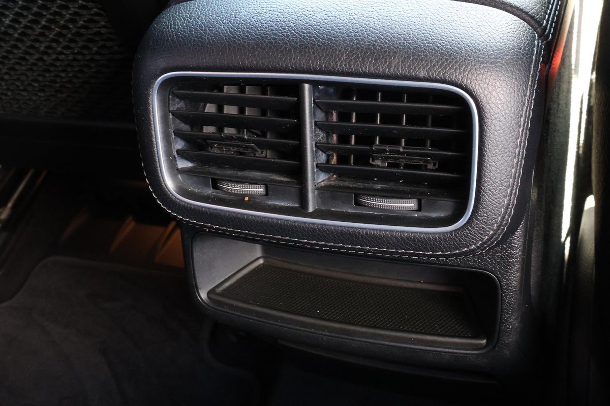 2022 Mercedes-Benz V-Class image 26